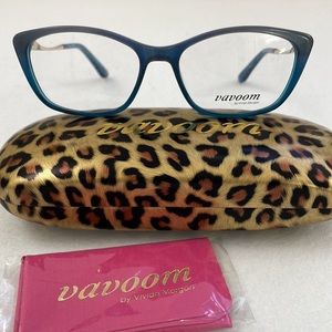 NWT Vavoom Glasses with Case and Lens Cloth